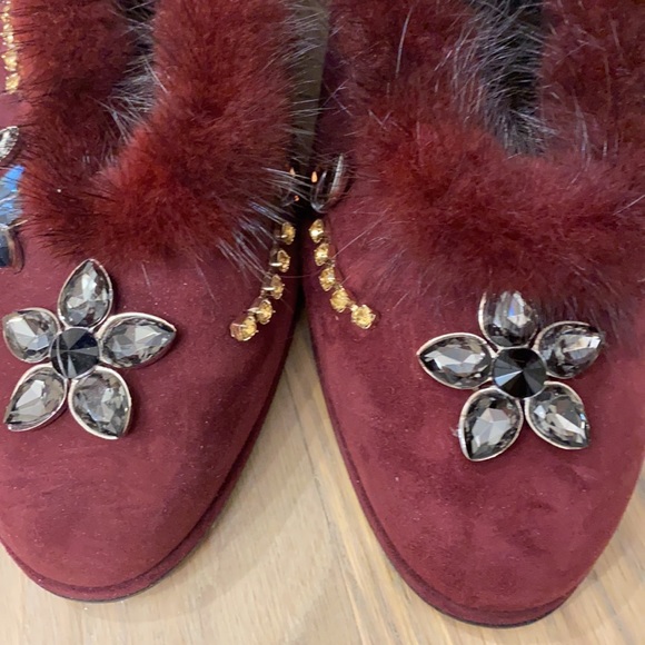 Stuart Weitzman fur lined Suede embellished slipper shoe 10 - Picture 4 of 10